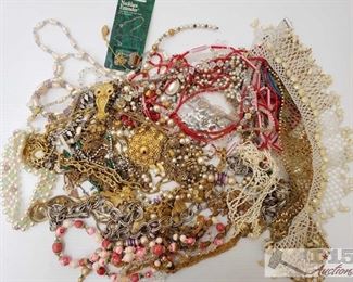 310: Costume Necklaces
This collection contains necklaces of all types of colors 
J46 8 of 11