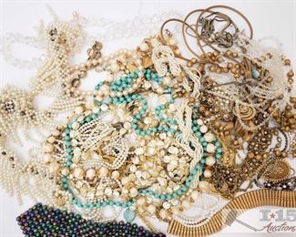 311: Costume necklaces
This collection contains costume necklaces of all shapes and colors. 
J46 2 of 11
 