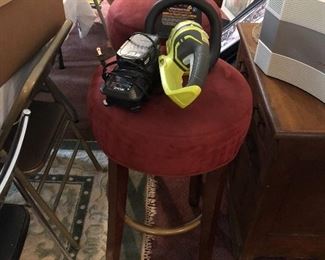 Stools, hedge trimmer