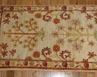 Hand woven Oriental rug. 3'5" x 2'.