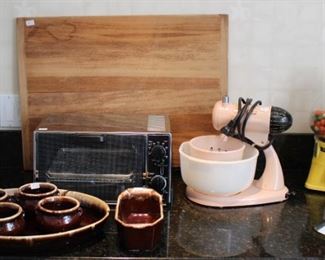 Fun vintage kitchen items.  