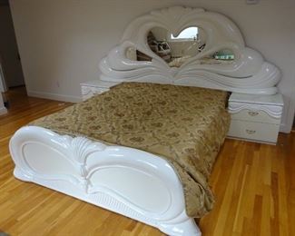 Queen size bed, glossy finish head-board and side drawers (looks new).