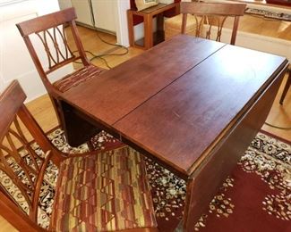 Drop leaf dining room table 