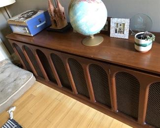 Console/record player
(Items on top not included in sale) $400.00