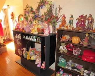 Full room of seasonal decor