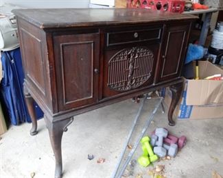 Vintage Brunswick Wind Up Phonograph-Works!