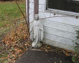 Concrete garden statuary