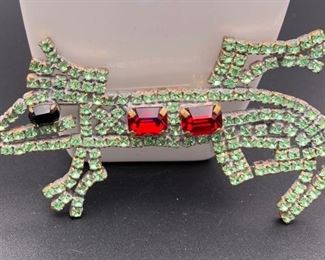 Czech rhinestone lizard pin