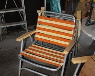 Sweet vintage lawn chairs