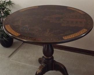 Henredon Tilt Top Table