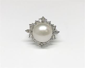 18k White Gold Pearl and Diamond Ring