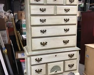 011SH American Drew Dresser