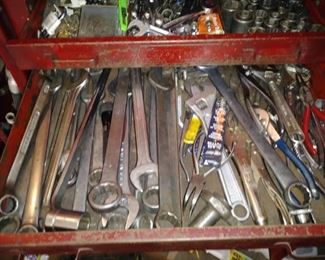 bunches & bunches of tools, many mechanics tools