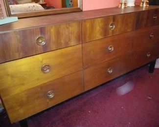 Mid-Cen Bassett 9 drawer dresser, matching chest & queen bed