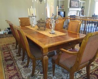 Ehtan Allen Dining table & 8 chairs