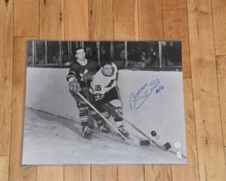 Bobby Hull signed 16x20 vintage photo with authenticity.