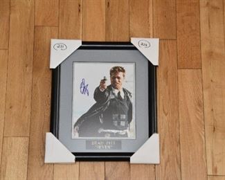 Seven film photo signed by Brad Pitt with authenticity.
