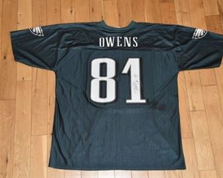 Terrell Owens signed Eagles Jersey with authenticity.