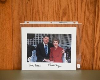 RARE double signed Ronald and Nancy Reagan photo with authenticity.