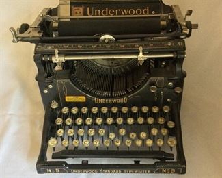 Vintage Underwood Standard Typewriter No. 5.
