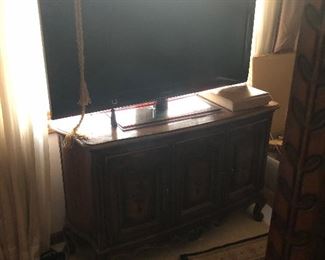 Side Cabinet, TV