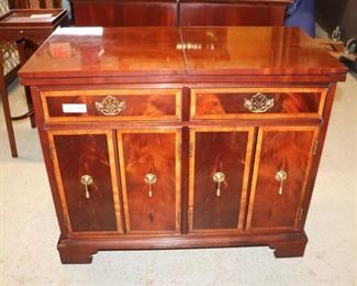 Hickory & White Server