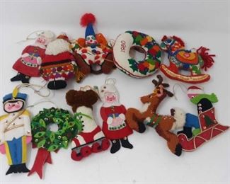 Miscellaneous fabric ornaments