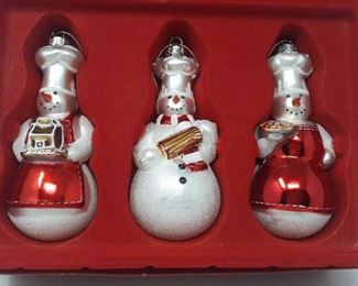 3 6" snow man ornaments