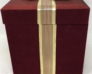 7”x7” velvet Christmas present box
