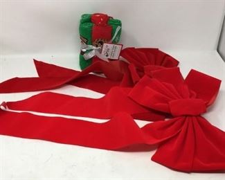 2 24” red bows along with 6 piece wash rag bundle