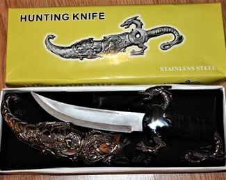 Lots of collectible Hunting Knifes