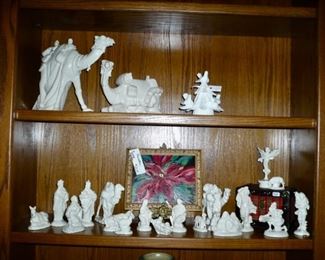 Nativity Set has 19 pieces not including the 2 Camels on the top shelf.