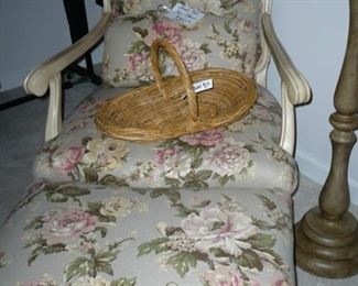 Beautiful Chair w/Ottoman