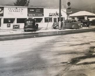 LaSalle's in the winter of 1949, when it snowed in Ventura.  