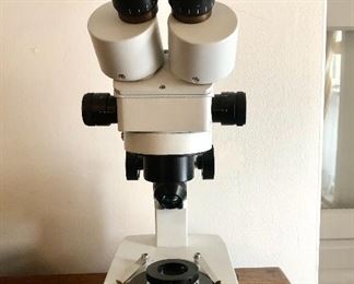 KNUSS German high quality microscope used for gem identification retailed for $1,200