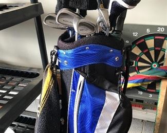 Set golf clubs and electronic darts