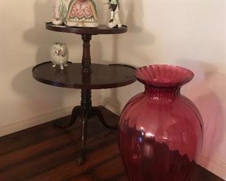 two tier 1/2 table - check out the size of vase 