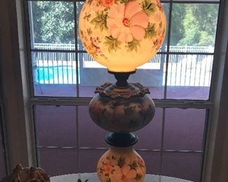 Beautiful three globe Parlor lamp! 37" tall 