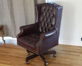 3. Tufted Leather Office Chair