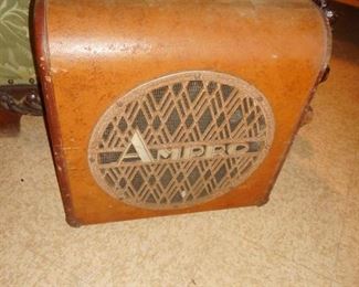 Very Cool..Art Deco Ampro Sound Speaker in Case