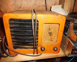 VHTF RARE..This is Emerson Radio Bakelite BIG MIRACLE BM 258 Art Deco 