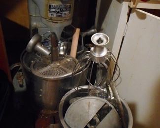 Industrial 4 Speed Reynolds Mixer with All Parts. Used for Bakery..He used it for Dough..and baking..loved it!!