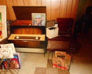 Mid Century 1940ish Grundig Phonograph MultiSonic Sound . WORKS!!