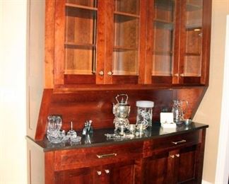 Monumental Wine Bar / Cabinet