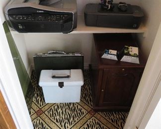 Lane reader's end table with magazine rack
