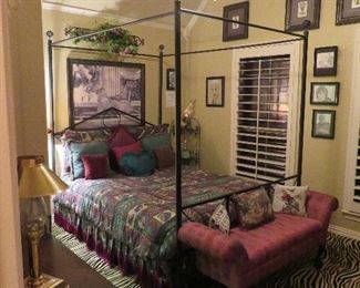 Queen canopy bed