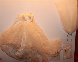 Vintage Barbie Wedding Dress # 972 with veil, gloves and bouqet.  