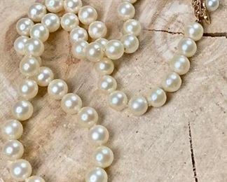 Pearl Necklace https://ctbids.com/#!/description/share/271297