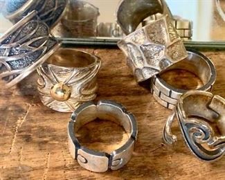 Sliver Rings https://ctbids.com/#!/description/share/271192
