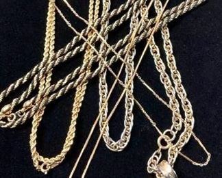 Finally Some Necklaces https://ctbids.com/#!/description/share/271288